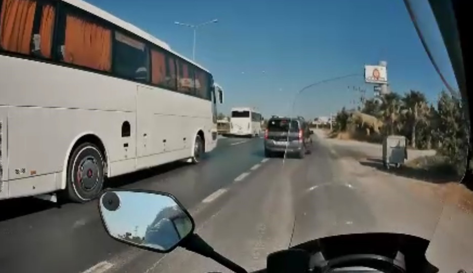 Ticari Araca Çarptı (1)