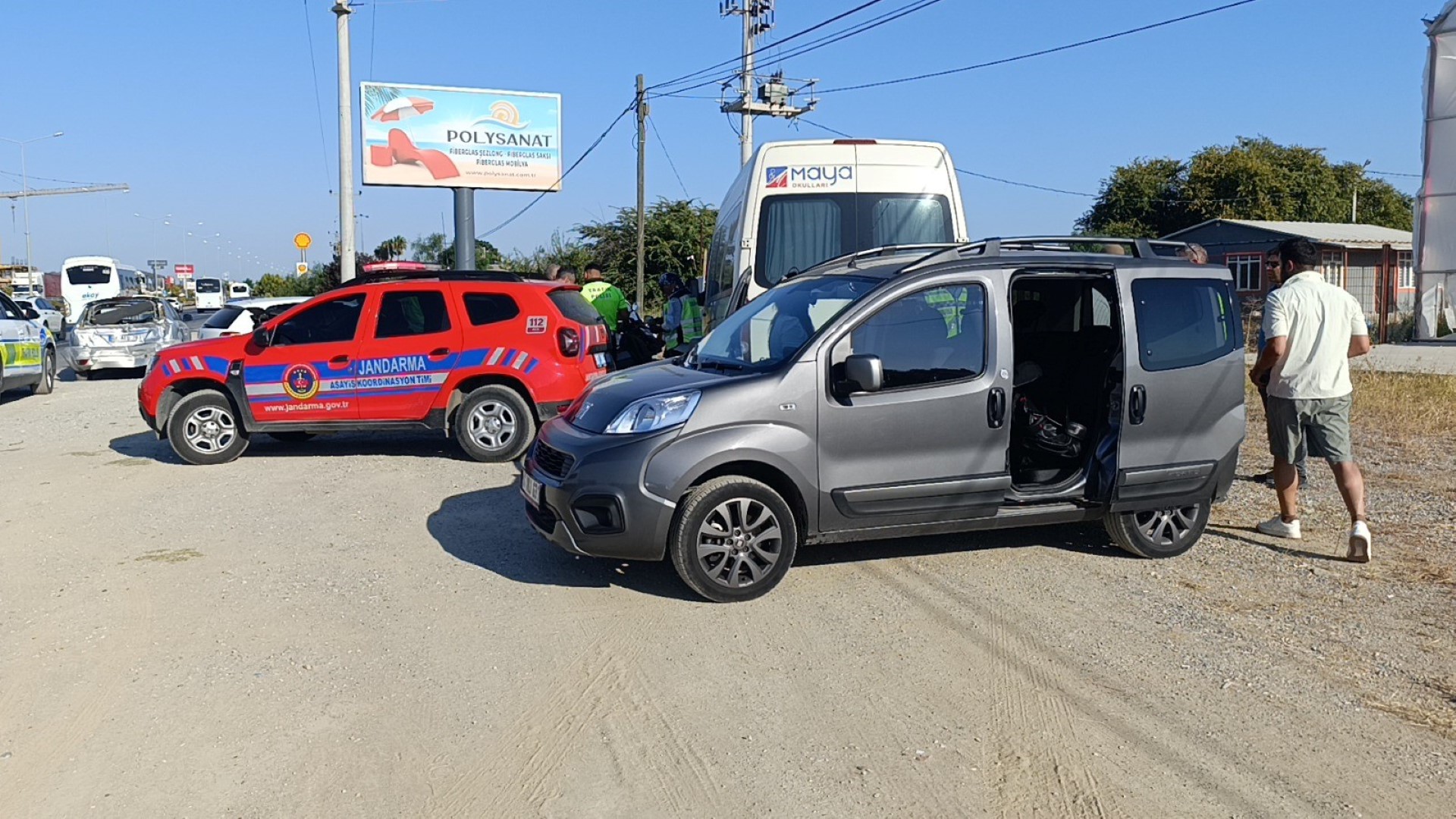 Ticari Araca Çarptı (4)