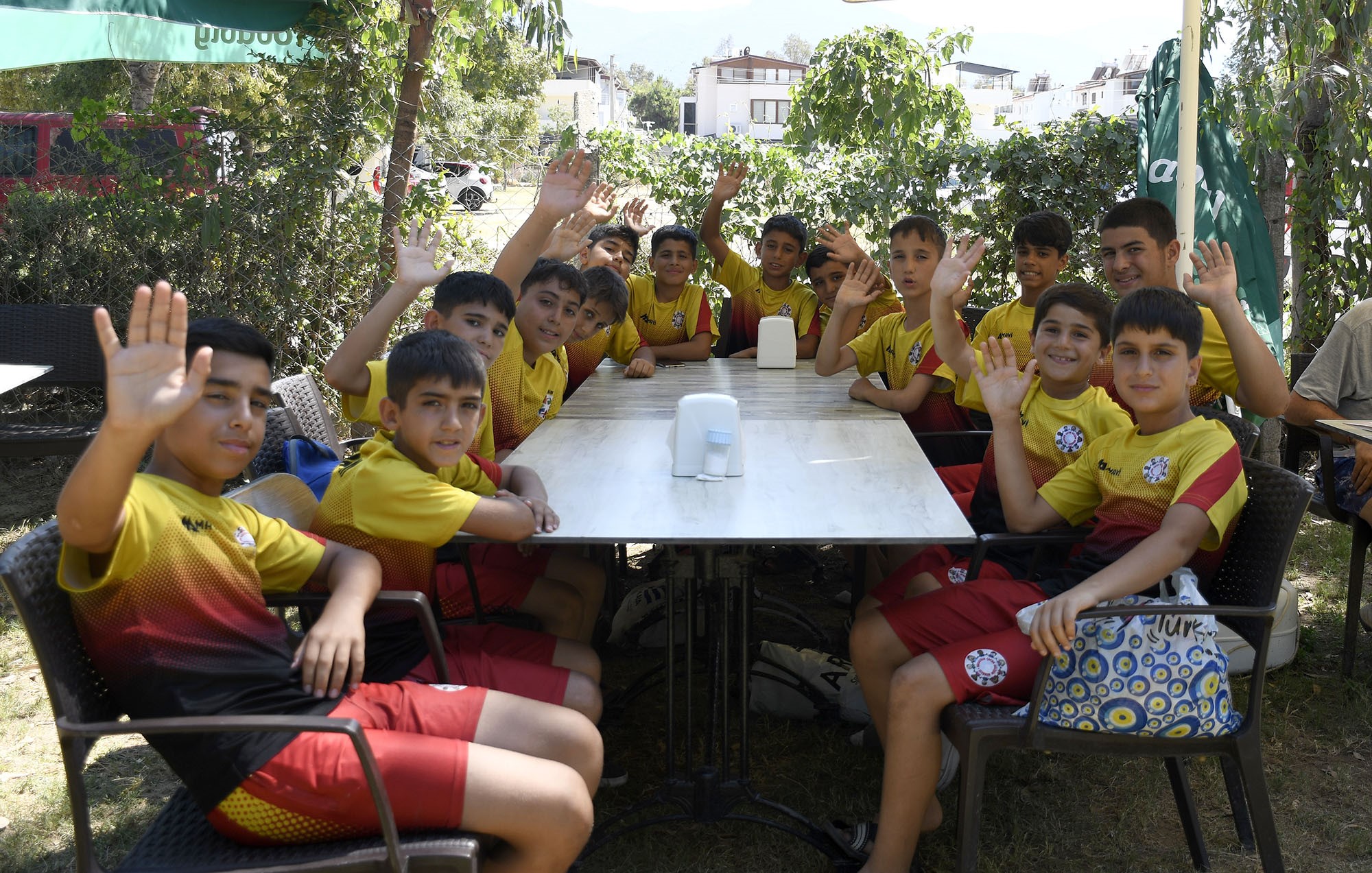 Üç Tarafı Denizle Çevrili Türkiye’de Nusaybinli Çocuklar Ilk Kez Denizle Buluştu (3)