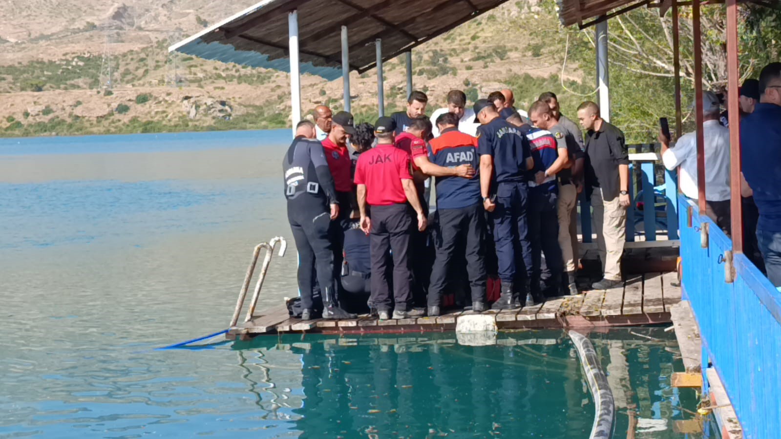 Yegeninin Dusen Terliginin Arkasindan Baraja Atladi Cansiz Bedeni Bulundu (3)