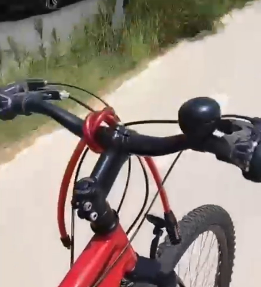 Yeni Aldığı Bisikletle Şarkı Söyleyerek Denize Gitti, Çalınınca Küfrederek Yaya Döndü (1)