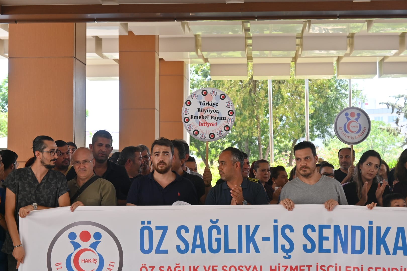 Akdeniz Üniversitesi’nde Işçiler Ayaklandı! (1)