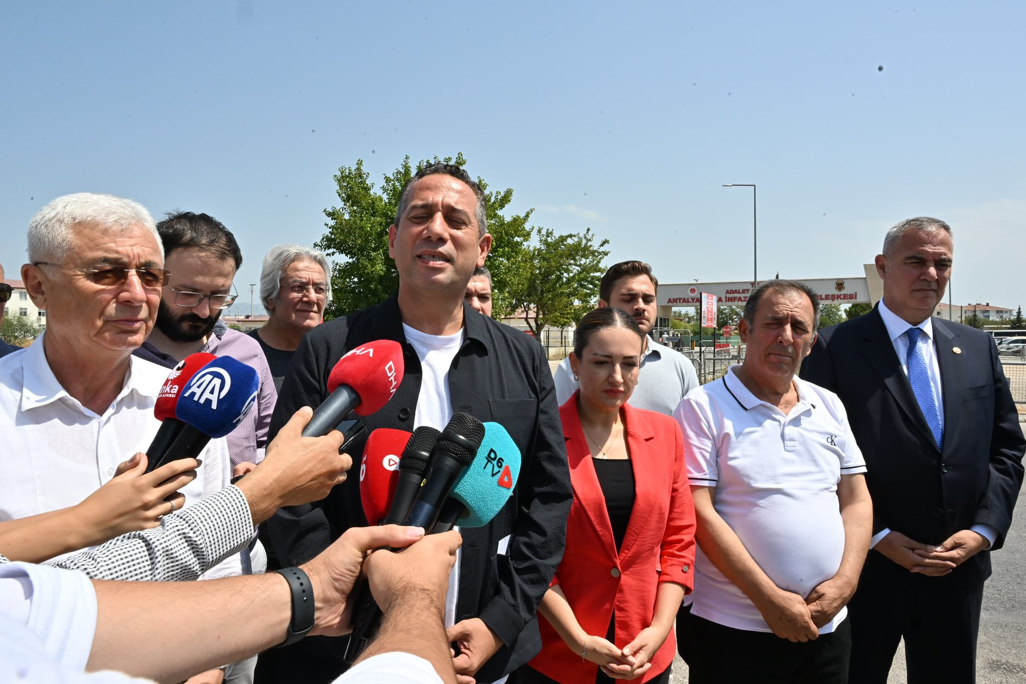 Ali Mahir Başarır Kimdir