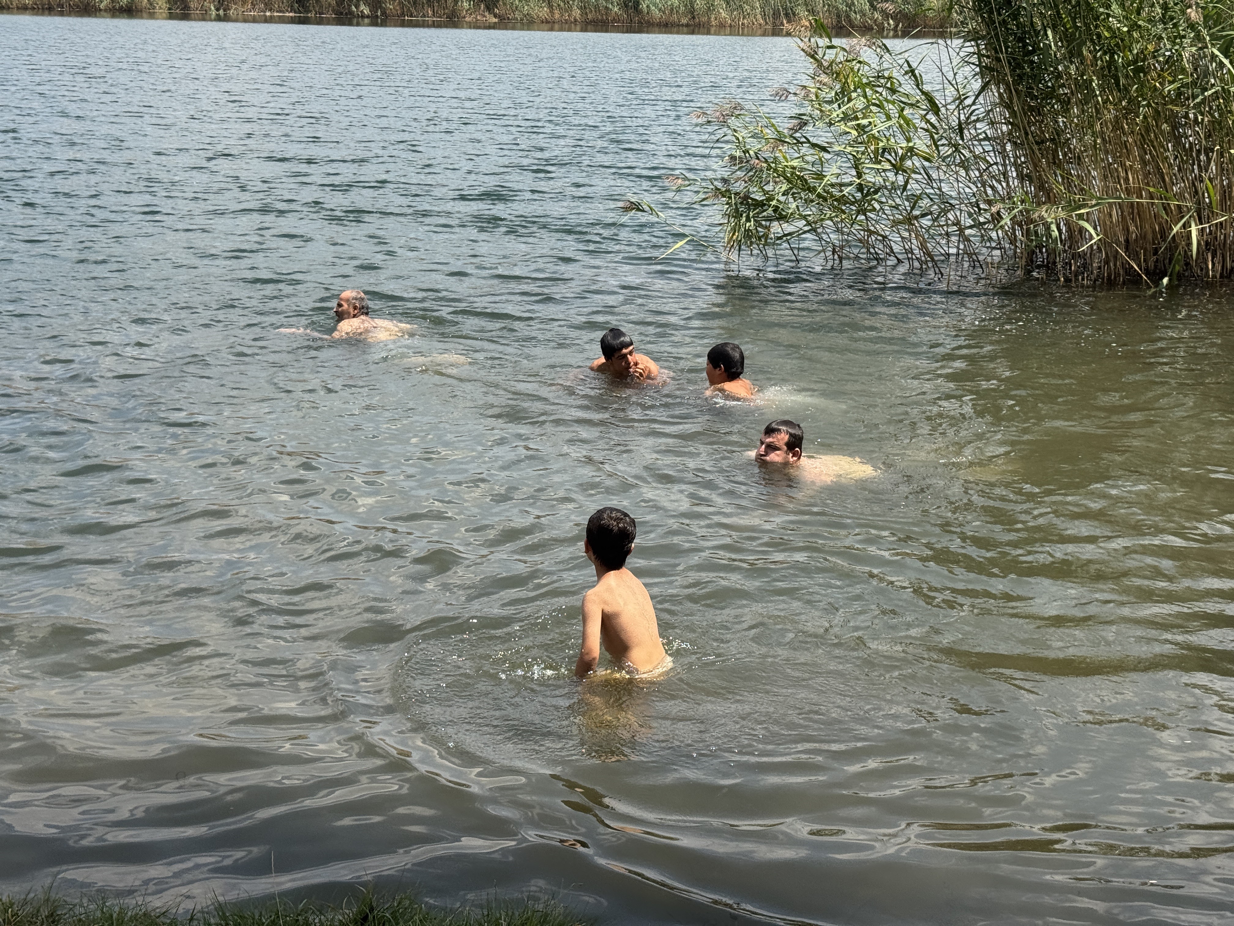 Antalya Sıcağından Kaçanlar, 1700 Rakımlı Turkuaz Renkli Dipsiz Göl'de Serinliyor (6)