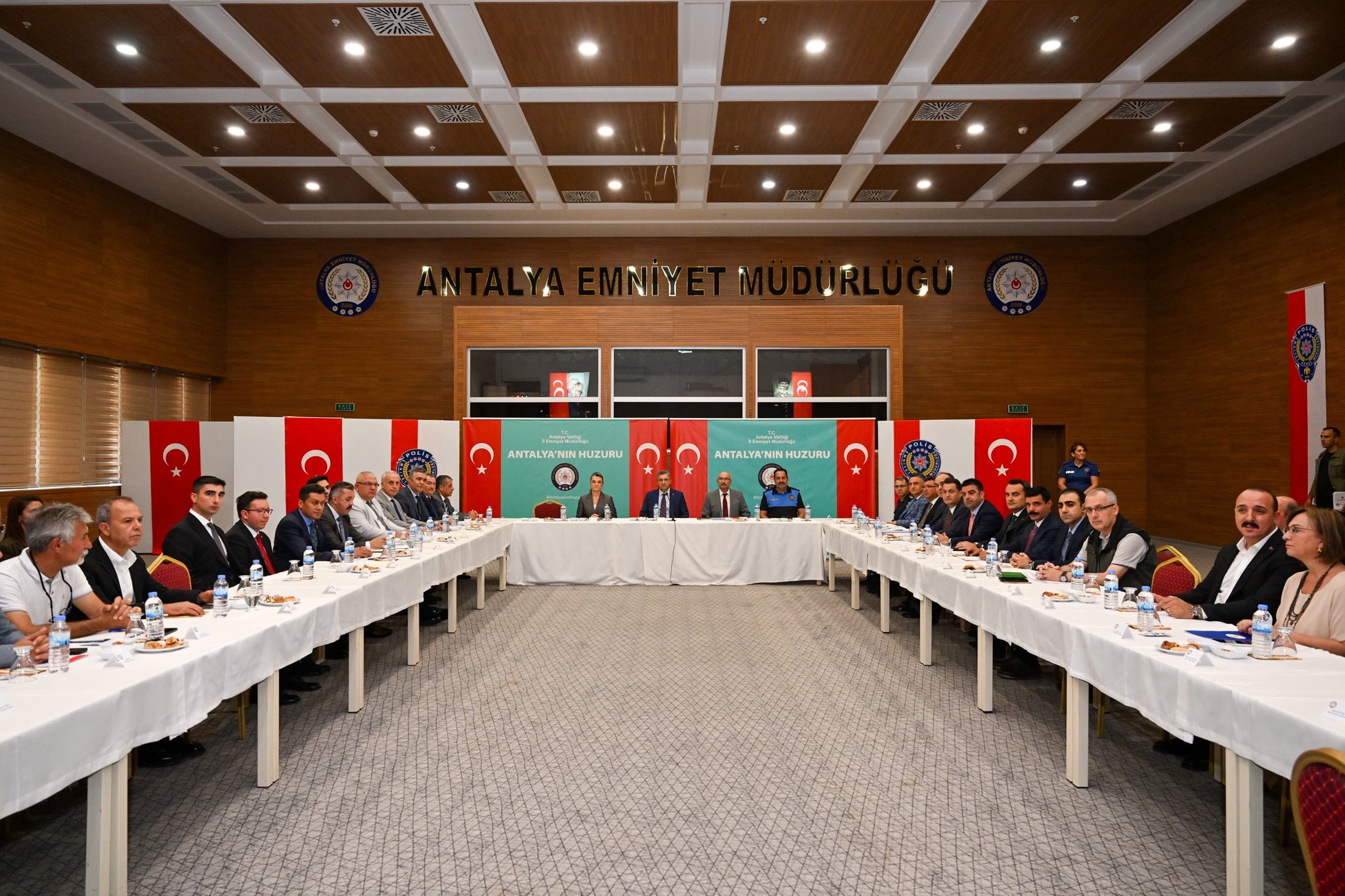 Antalya Sokak Köpekleri Toplatılacak (1)