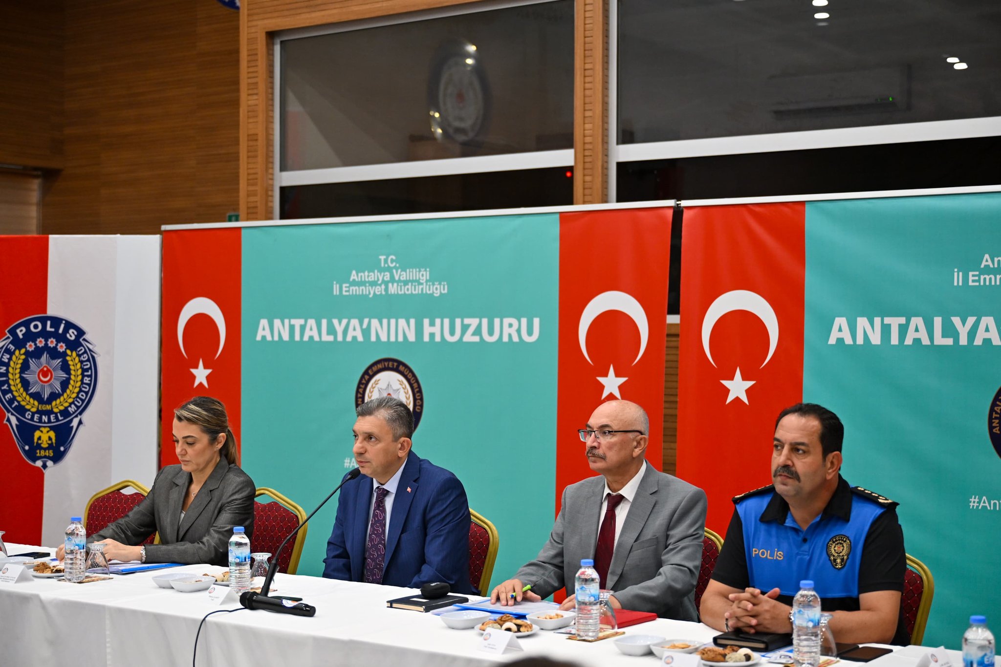 Antalya Sokak Köpekleri Toplatılacak (2)
