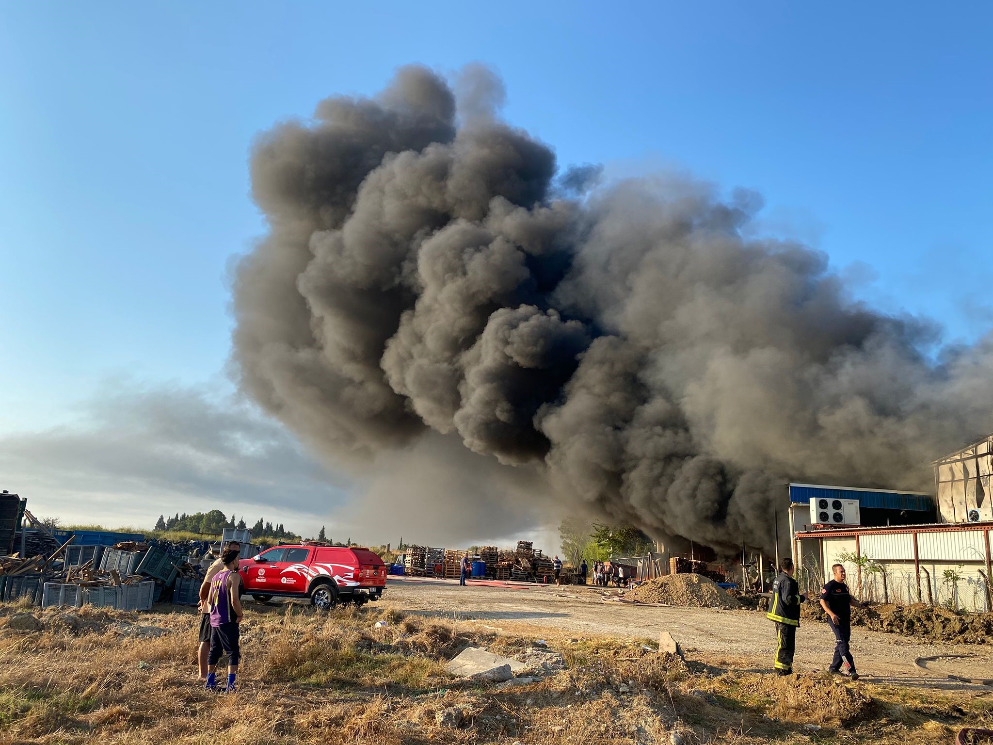 Antalya'da 2 Depo Yangında Küle Döndü (7)