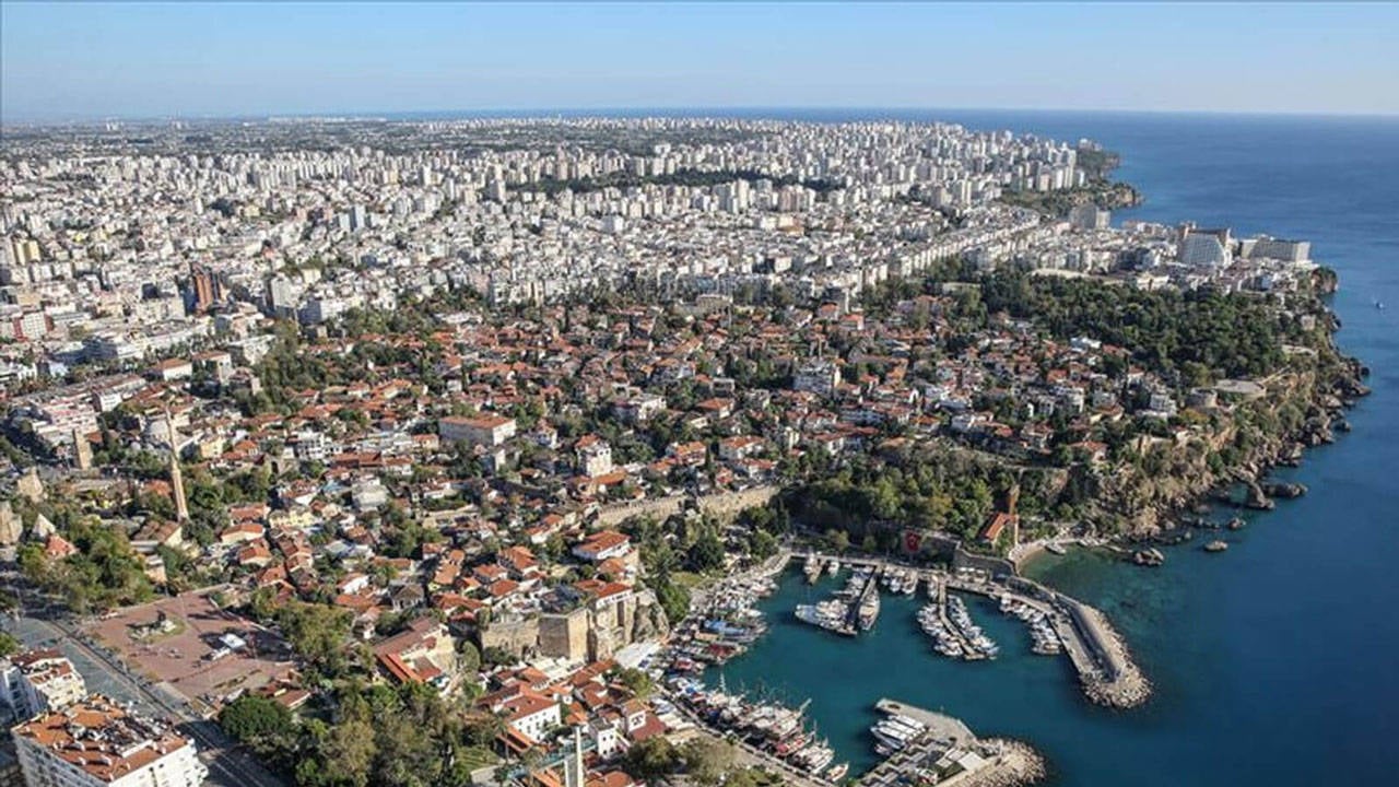 Antalyada 5 Konuttan Biri Satıldı