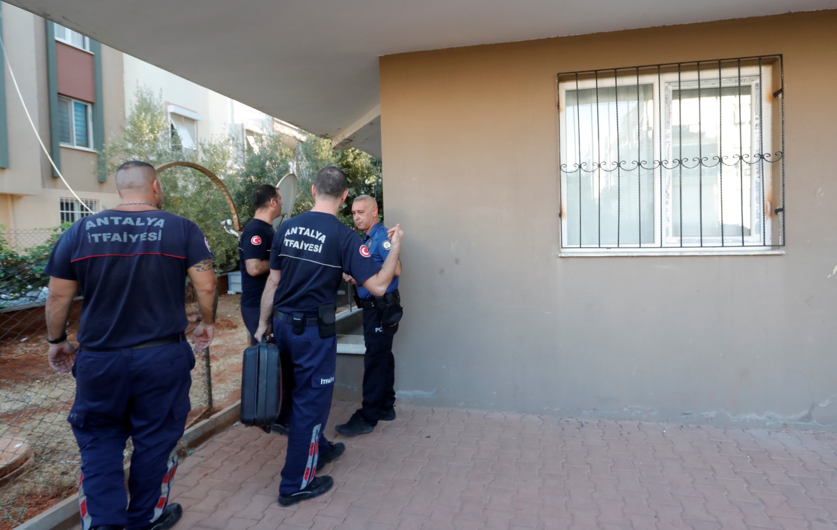 Antalya'da 'Apartmana Yeni Taşınan' Yaşlı Çift Alarmı (5)