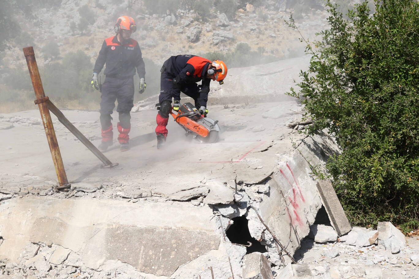 Antalya'da Deprem Tatbikatı Gerçeğini Aratmadı (7)