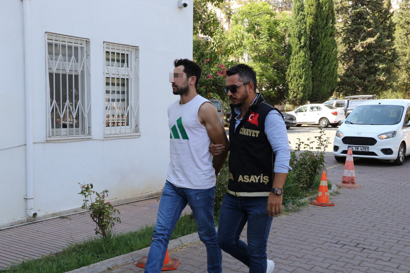 Antalyada Telefondaki Tartisma Kanlibitti (2)