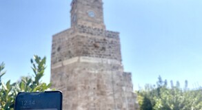 Antalya'nın Simgesi Saat Kulesi'nin Saati Aylardır Doğru Zamanı Göstermiyor (2)