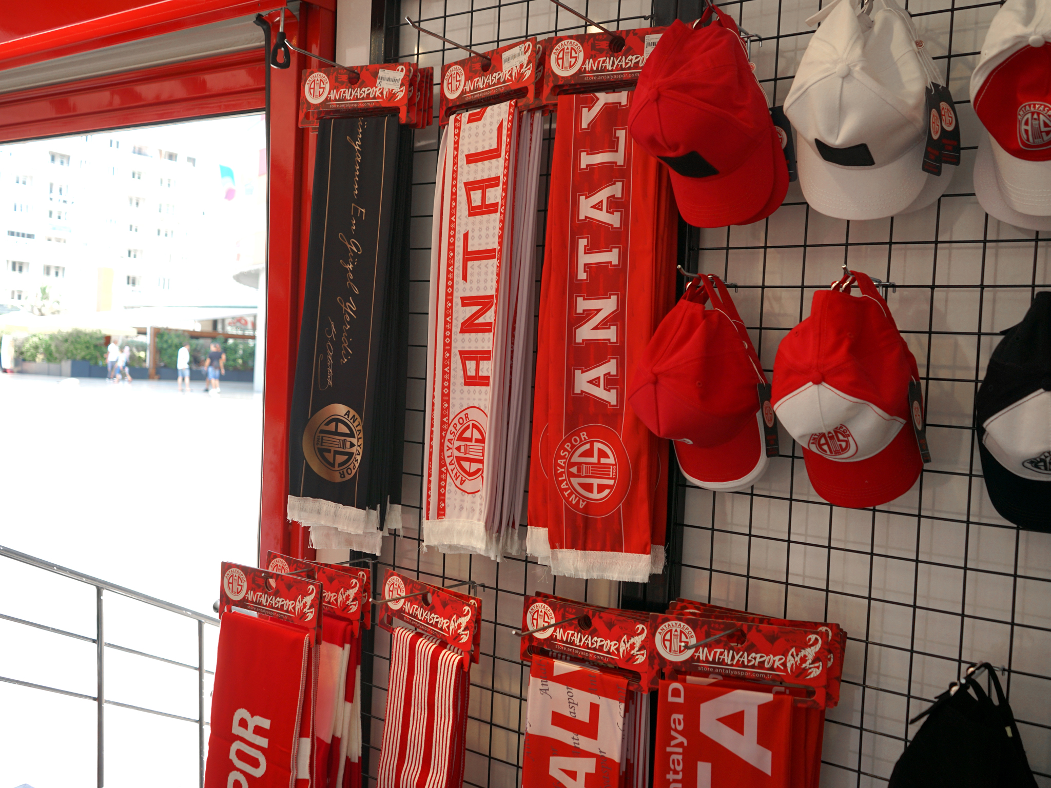 Antalyaspor Store Karavan Mağaza (4)