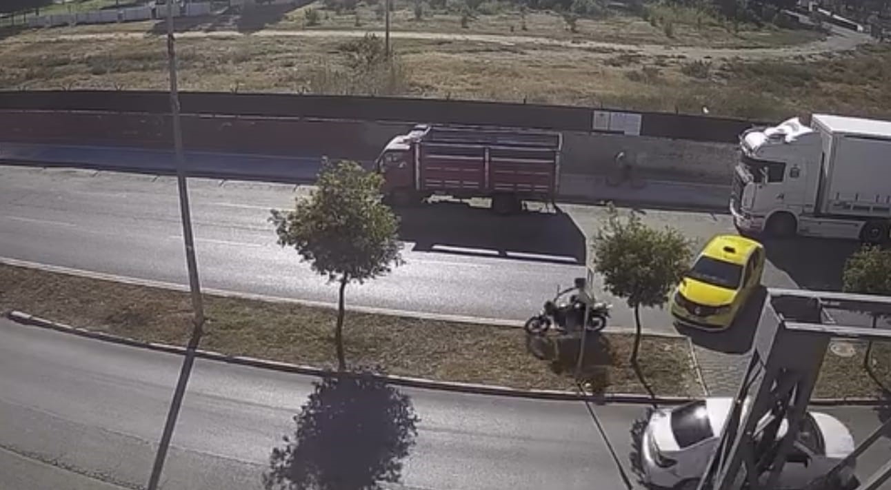 Bir Anlik Hata Motosiklet Surucusunu Hayattan Kopardi (1)