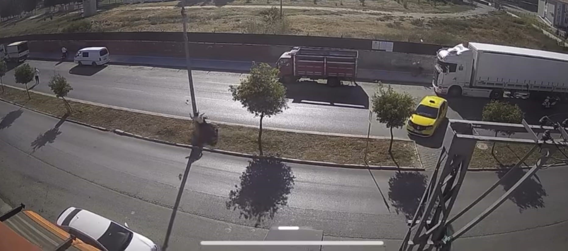 Bir Anlik Hata Motosiklet Surucusunu Hayattan Kopardi (3)