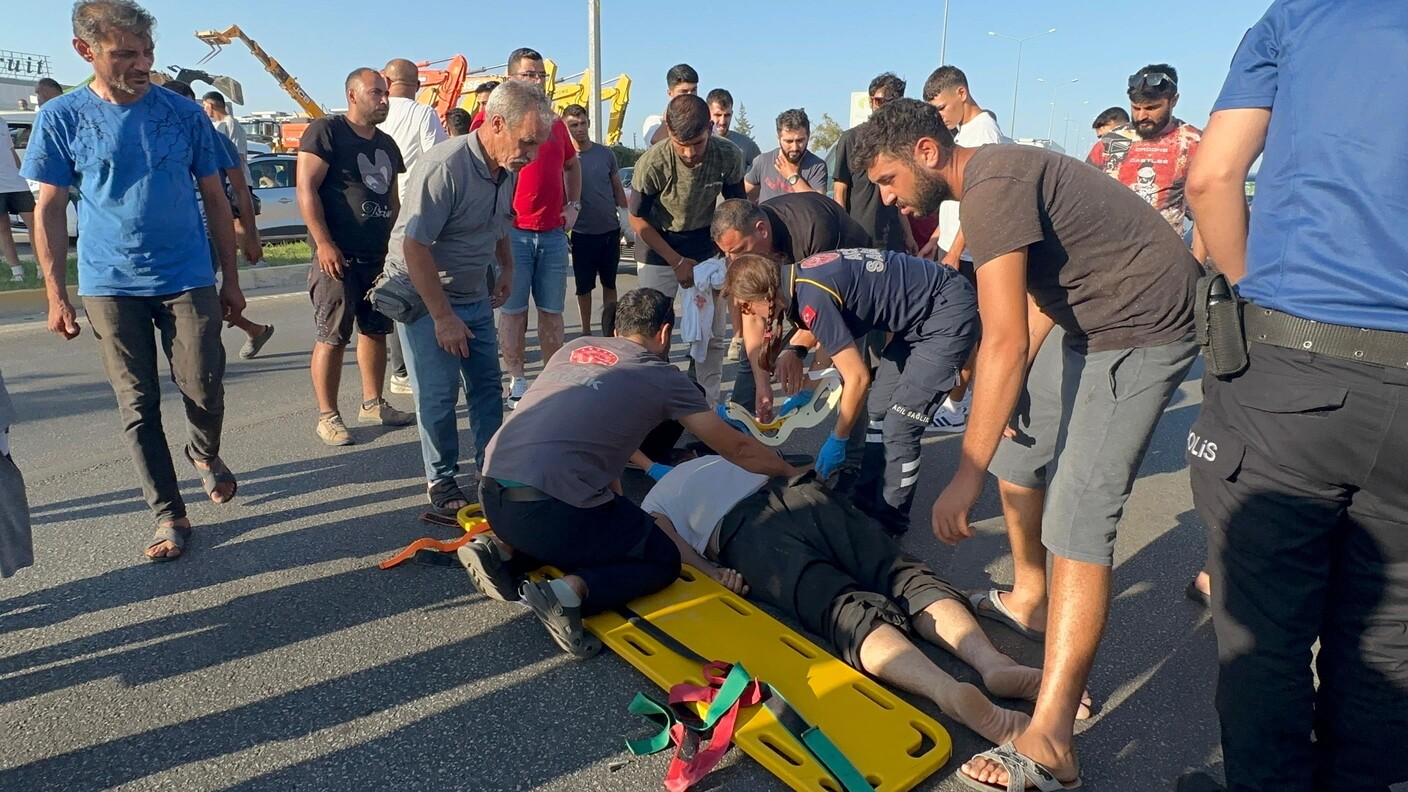 Cama Düşen Motosiklet Sürücüsüyle Ne Uğradıklarını Anlayamadılar (5)