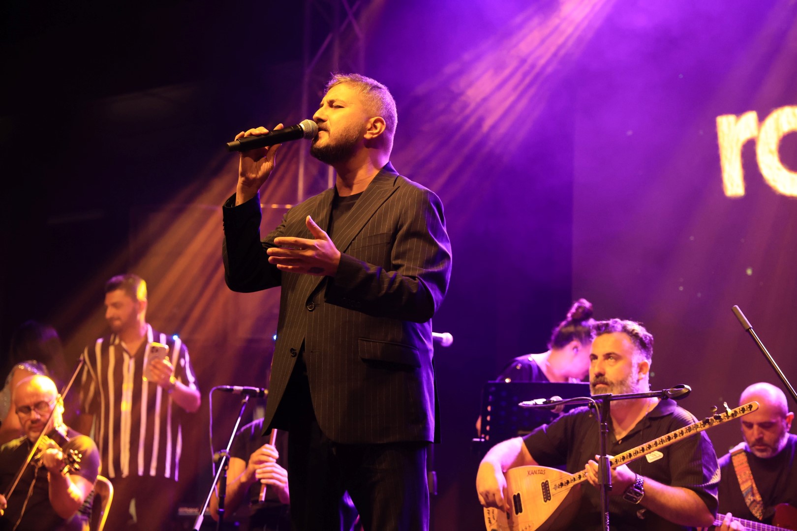 Çamelili Vatandaşlar Ayşe Dinçer Ile Coşku Dolu Bir Konser Yaşadı (6)