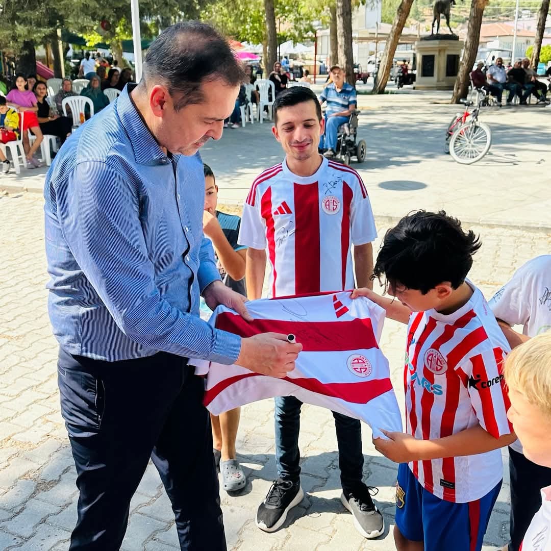 Çocukların Yüzünü Güldürdü (5)