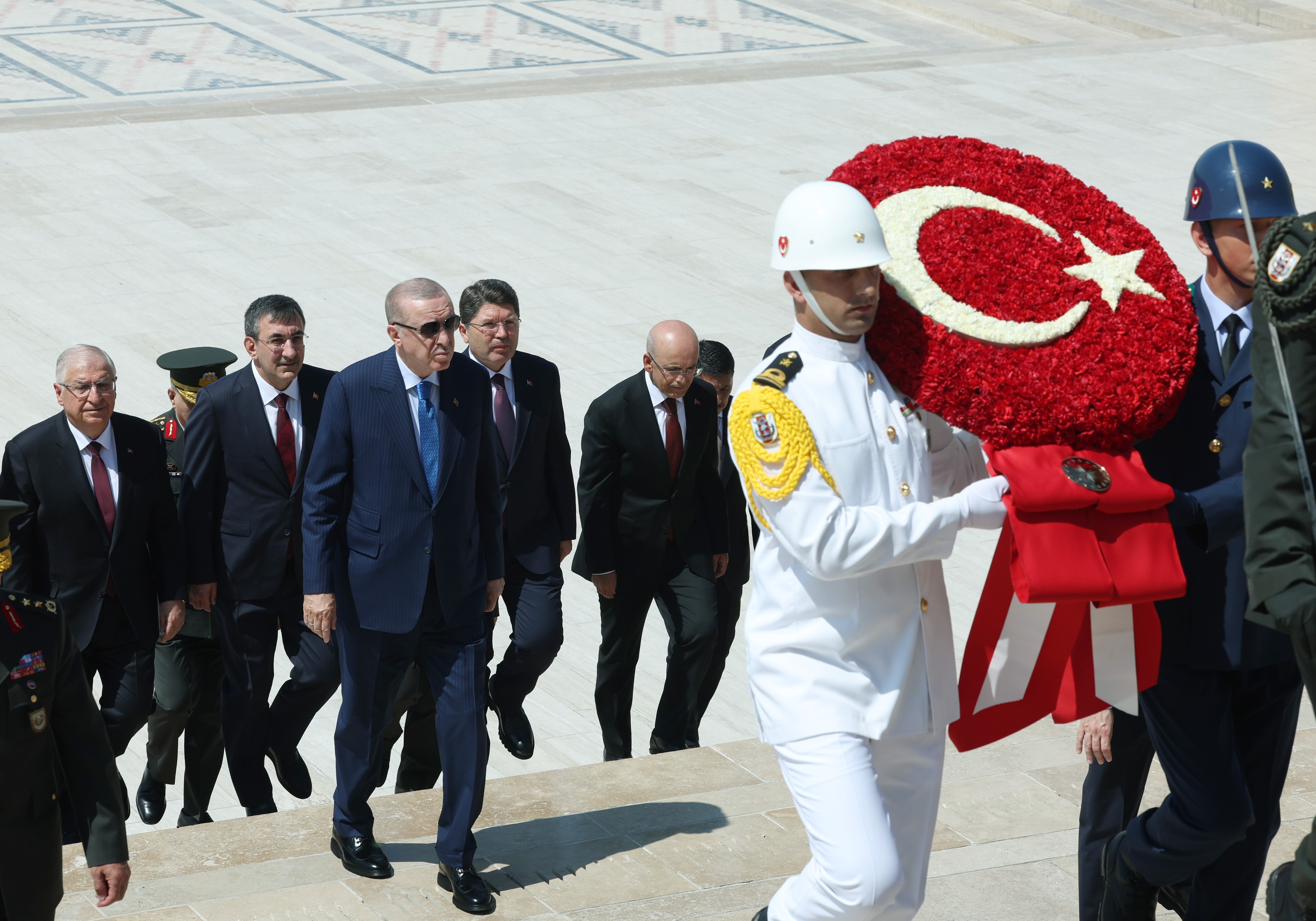 Cumhurbaşkanı Erdoğan Başkanlığındaki Yaş Üyeleri Anıtkabir'i Ziyaret Etti (5)