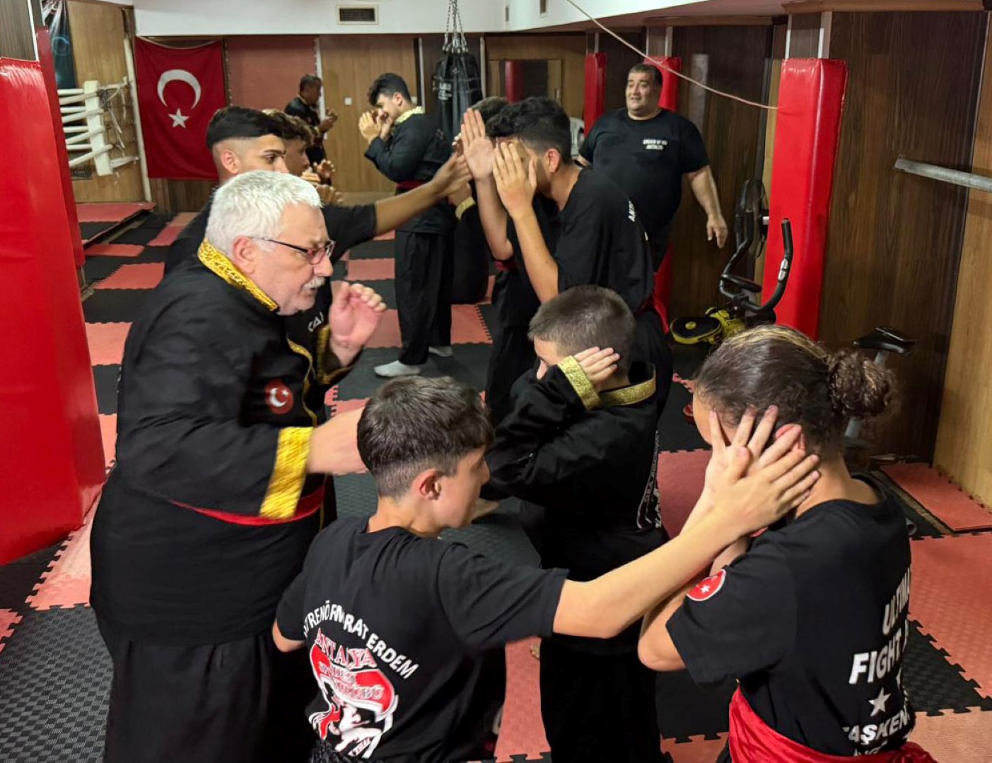Dualarla Baslayan Spor Oba Boksu 890278 264442 (Large)