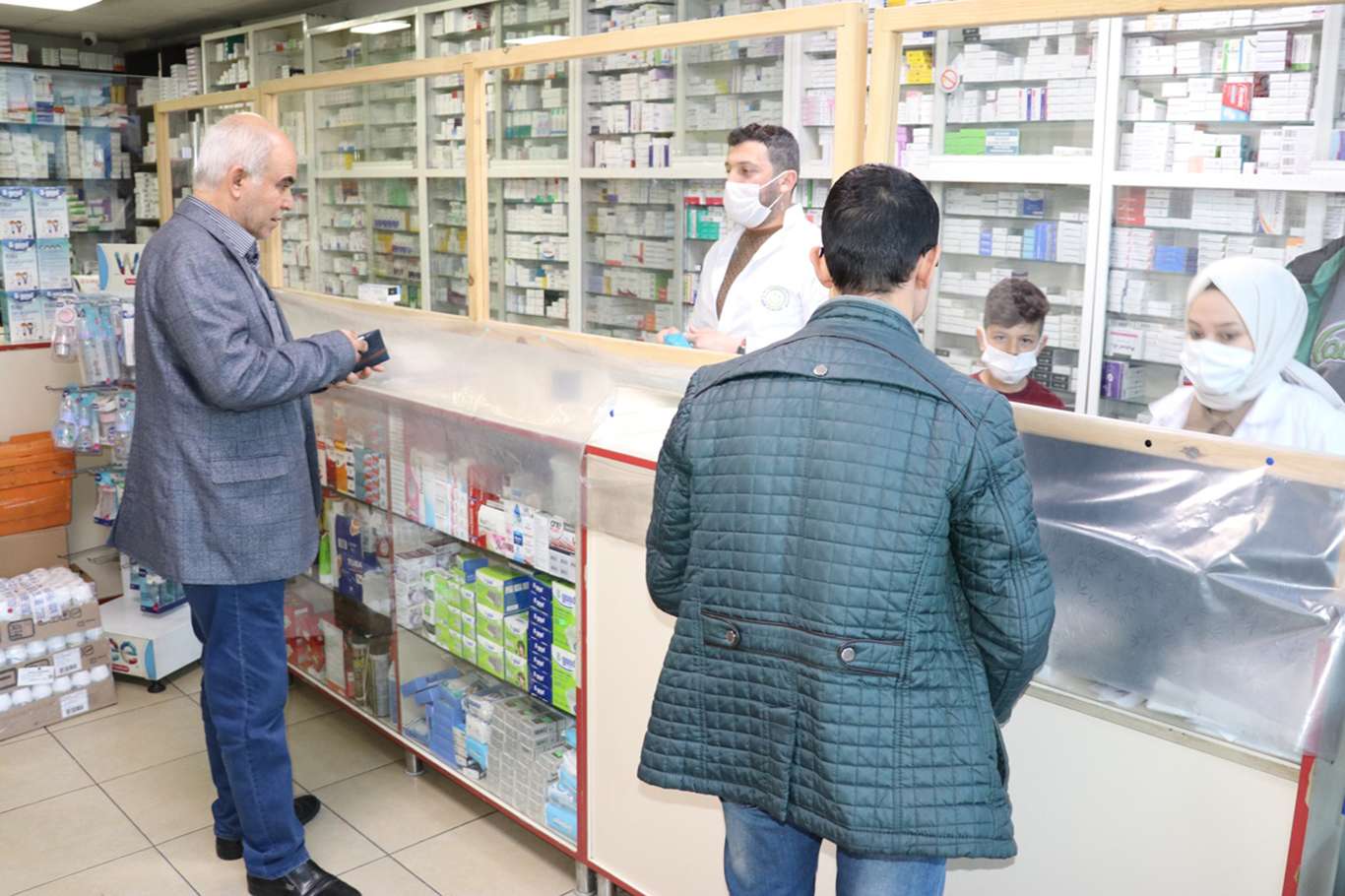 Eczaneler Kapatıldı Mı