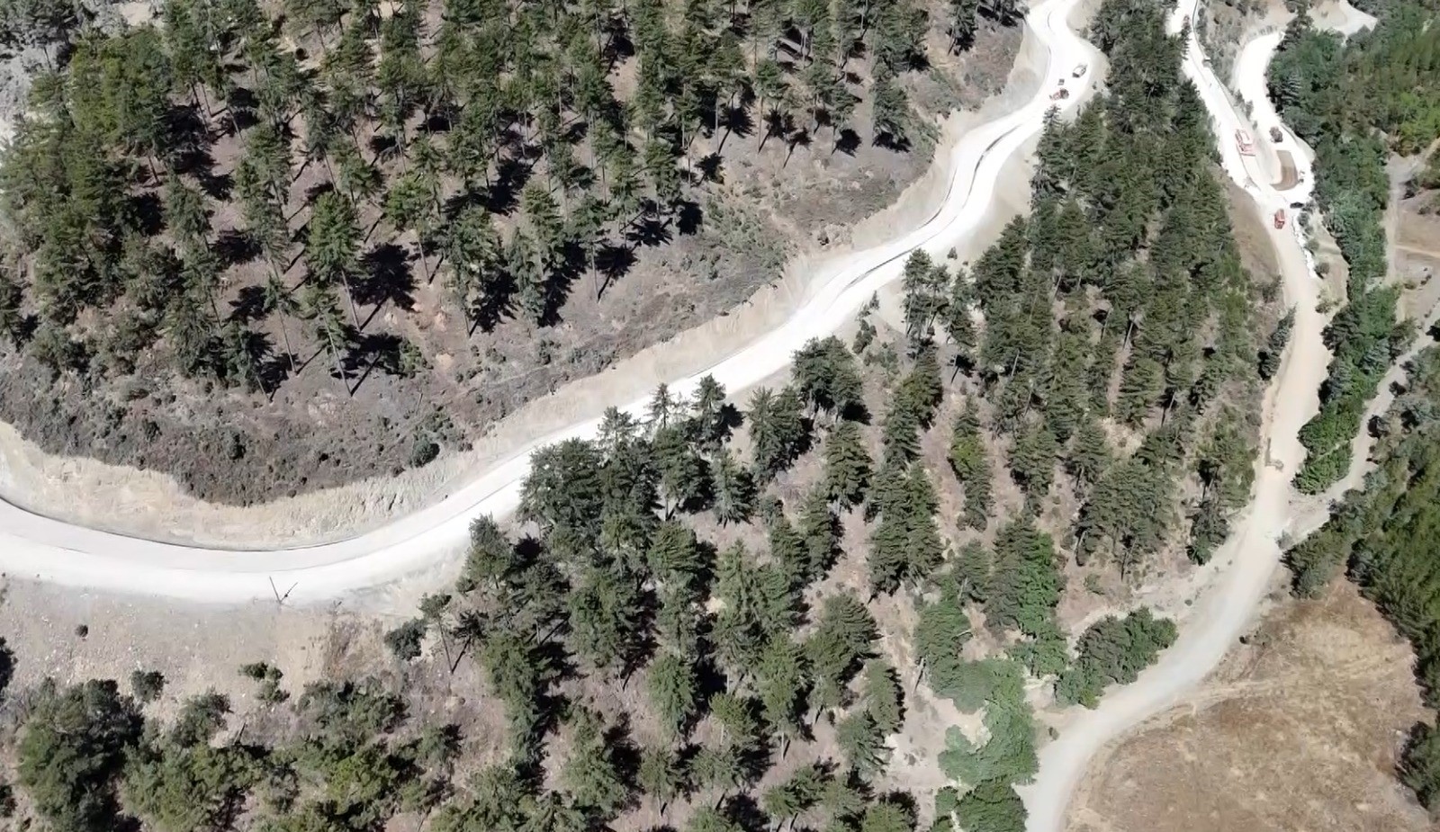 Feke'de 75 Yıl Sonra Genişletilen Yollar Ormanın Güzelliğini Ortaya Çıkardı (5)
