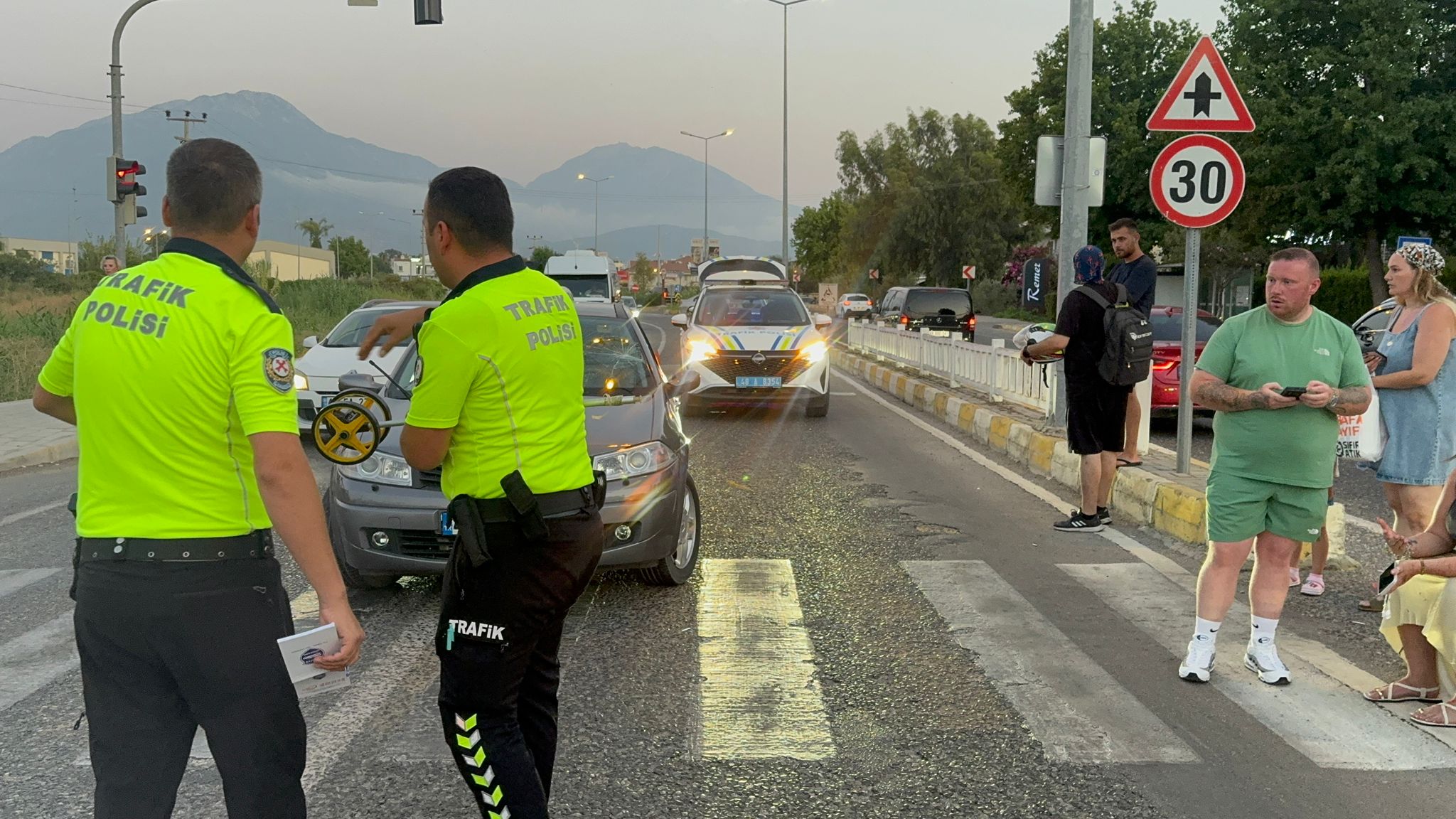 Fethiyede Once Carpti Sonra Uzerinden Gecmeye Kalkti (1)