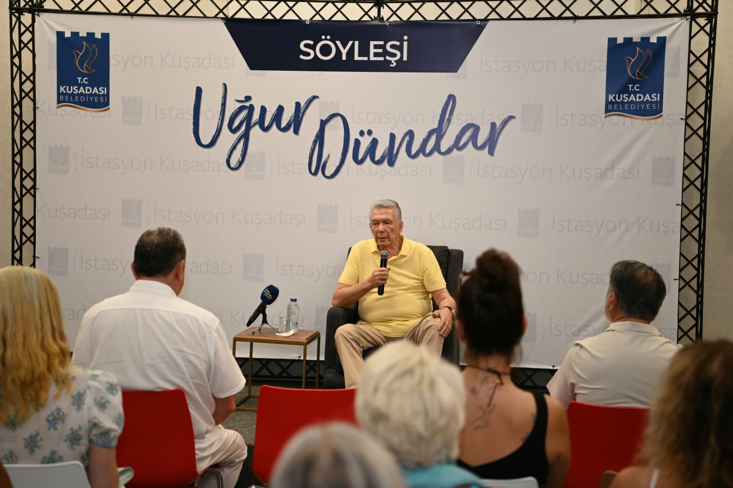 Gazeteci Uğur Dündar Kuşadası’nda Sevenleriyle Buluştu (4)