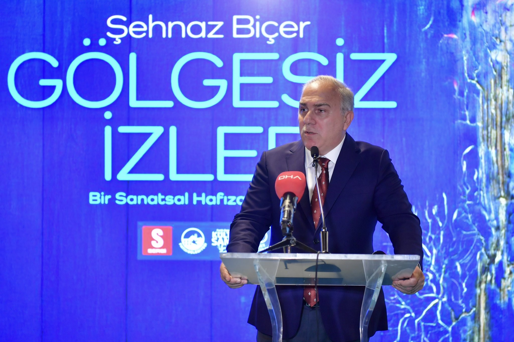 ‘Gölgesiz İzler’ Sergisi Fatih’te Sanatseverler Ile Buluştu (5)