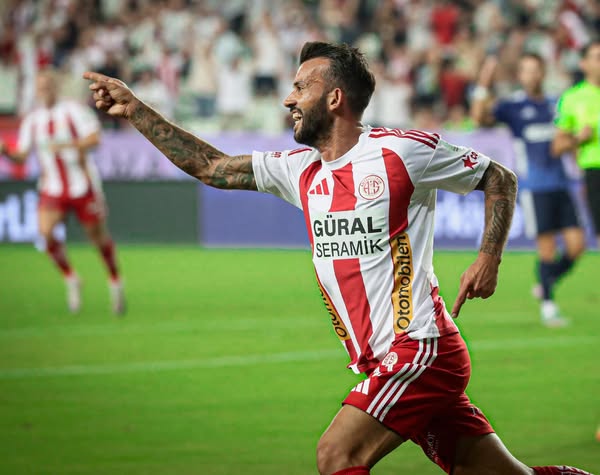 Güray Vural Gol Sevinci
