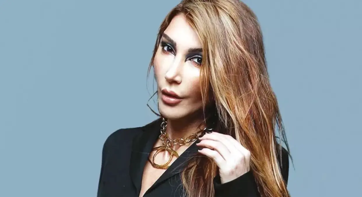 Hande Yener-1