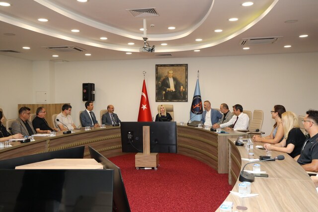 Hm Üniversiteler Arasında En Büyük Güneş Enerji Santrali Pr (4)