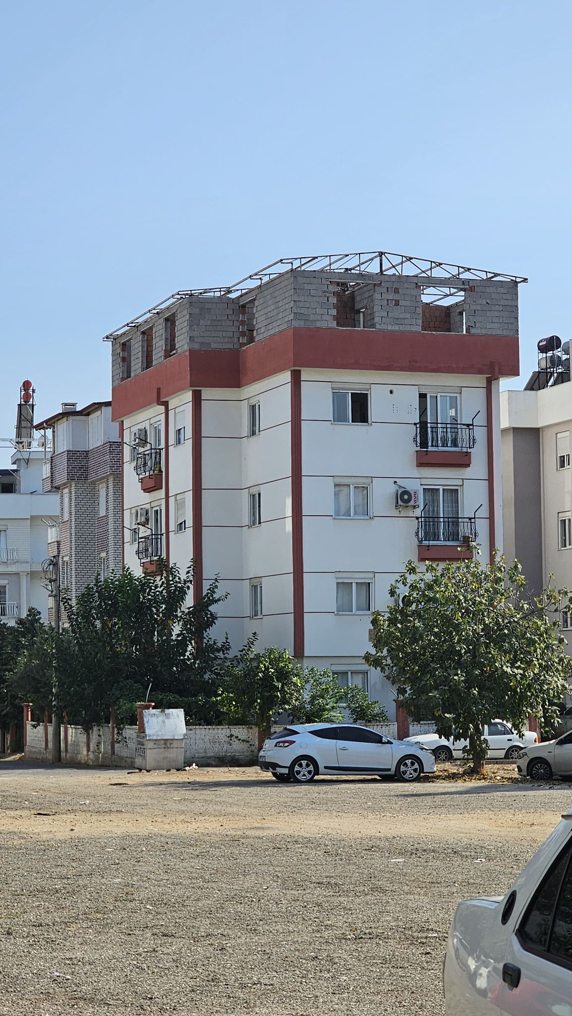 Kaçak Yapi