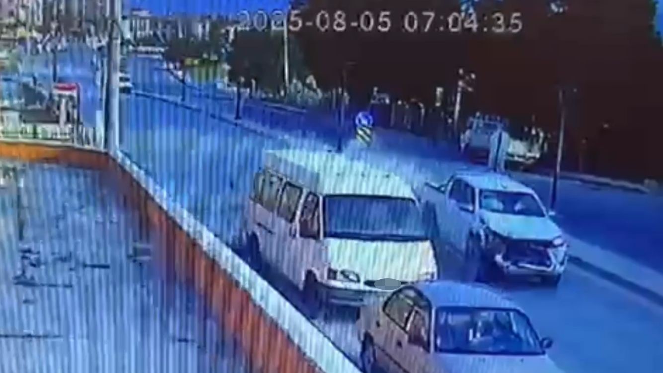 Kamyonet Motosiklet Ile Çarpıştı! 3 Aylık Evli Çiftin Mutluluğu Kazada Son Buldu (1)