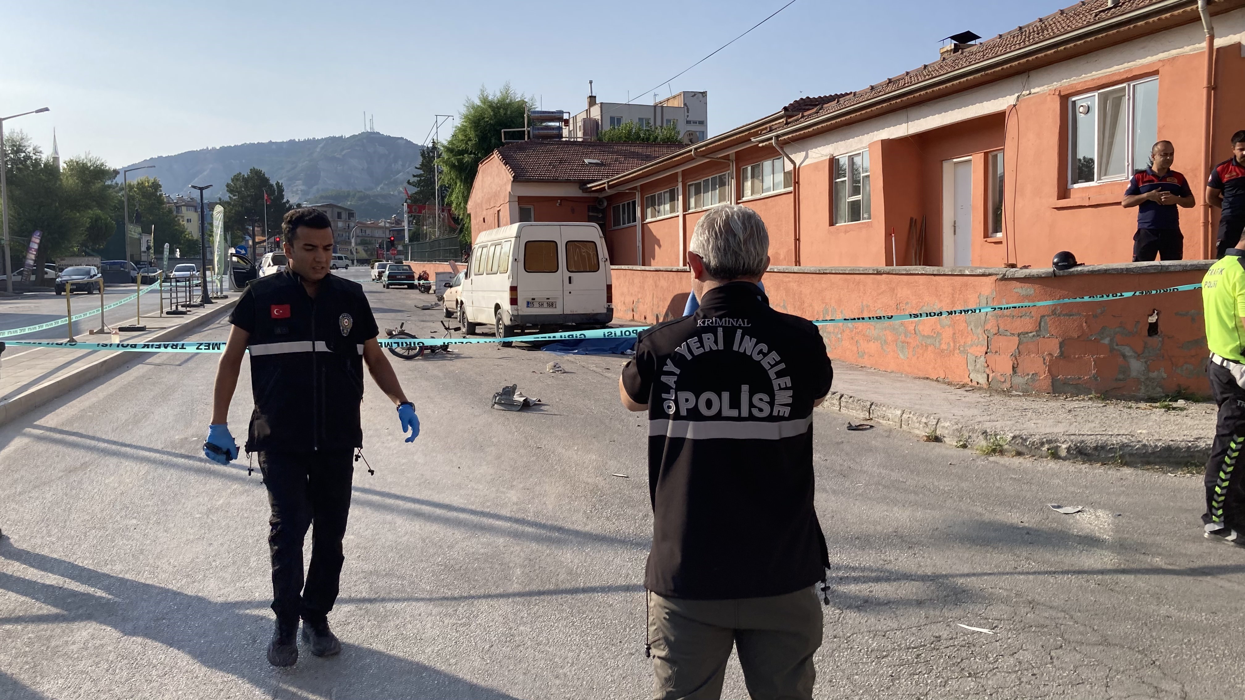 Kamyonet Motosiklet Ile Çarpıştı! 3 Aylık Evli Çiftin Mutluluğu Kazada Son Buldu (4)