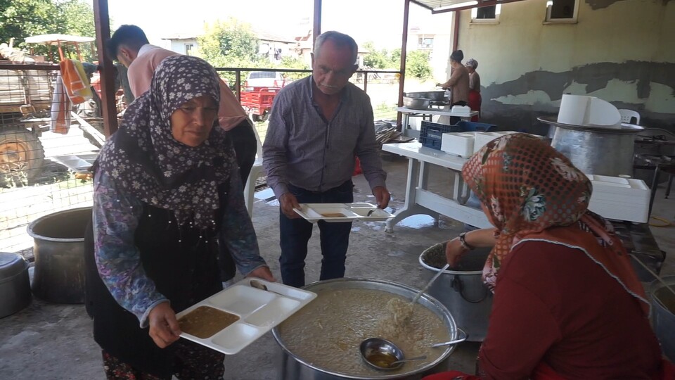 Kazanlar Imece Usulü Keşkek Ve Aşure Şöleni Için Kaynadı (5)