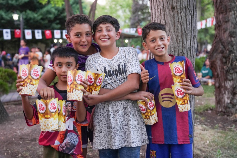 Keçiören’de Açık Hava Sineması Etkinlikleri Devam Ediyor (2)
