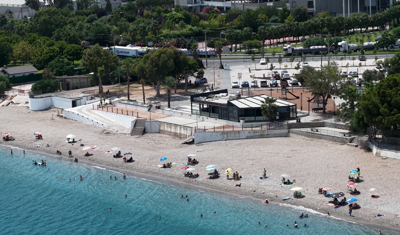 Konyaaltı Sahili’nde 'Gölgelik' Krizi (9)