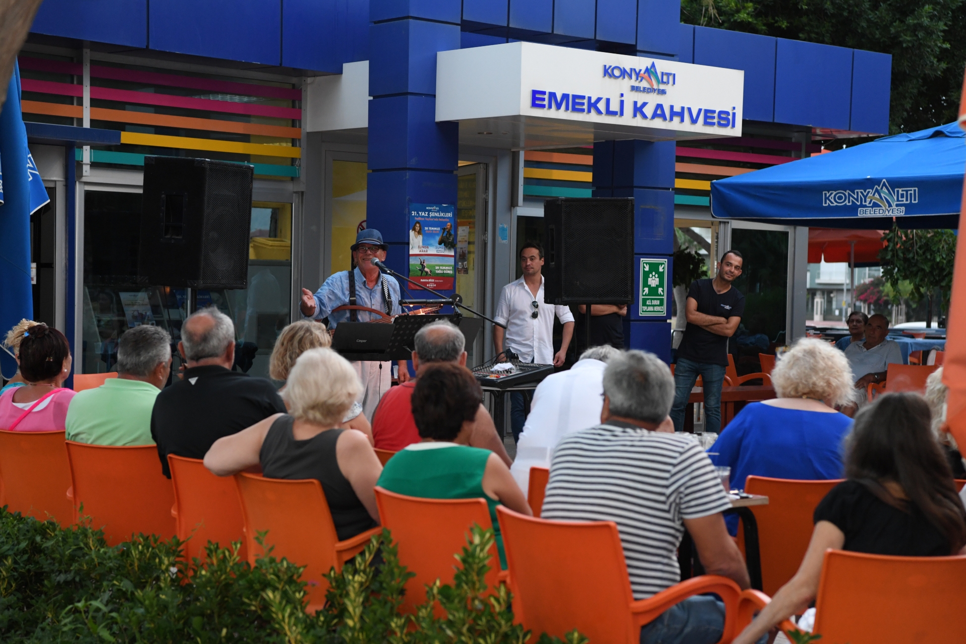Konyaaltığ Emekli Kahvesi Nerede