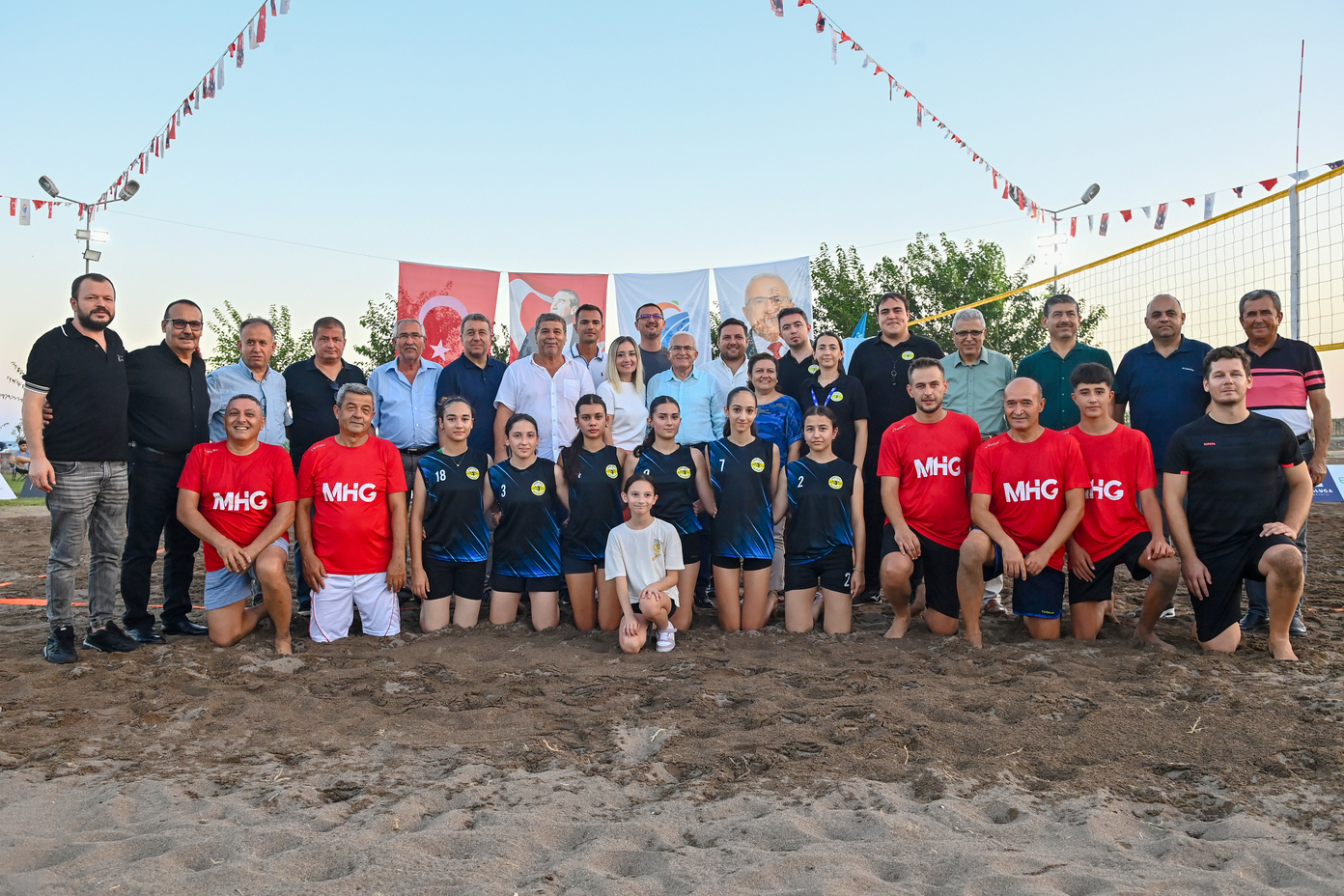 Kumluca’da 30 Ağustos Zafer Kupası Plaj Voleybolu Turnuvası Başladı! (6)