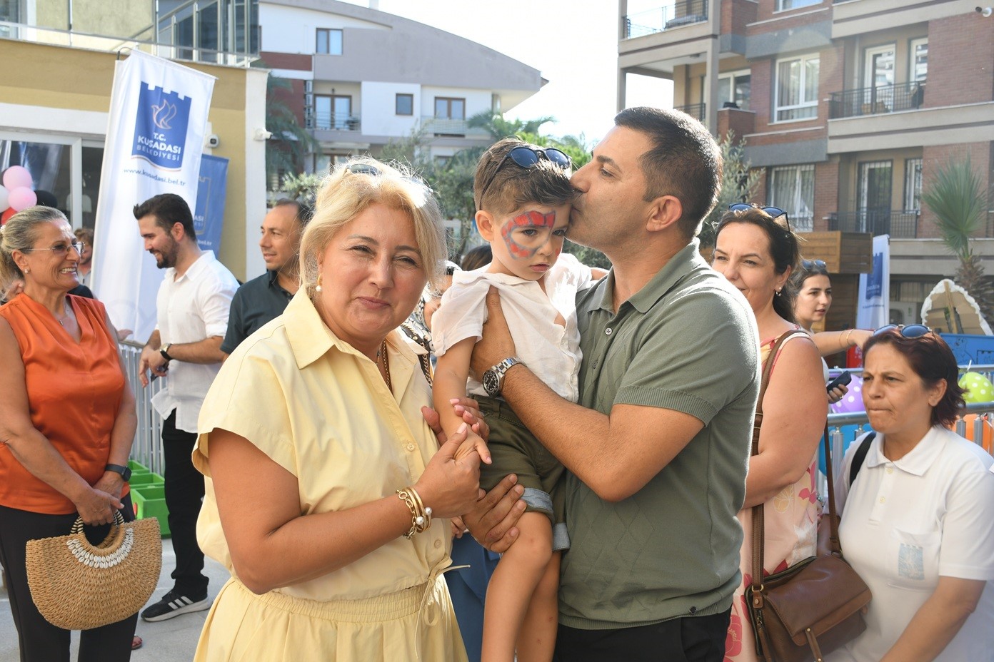 Kuşadası Belediyesi Çocuk Gelişim Merkezi Hizmete Girdi (2)