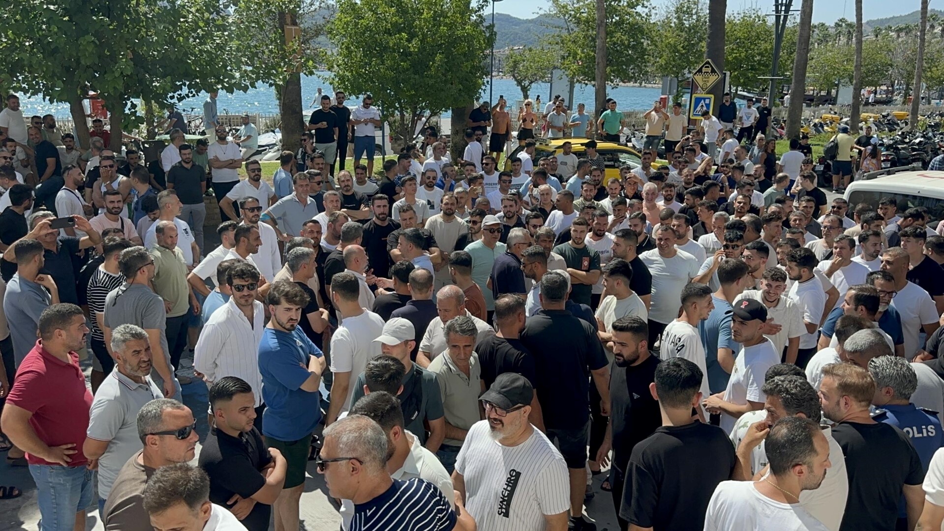 Marmaris Esnafindan Taklit Urun Denetimi 884329 262731 (Large)