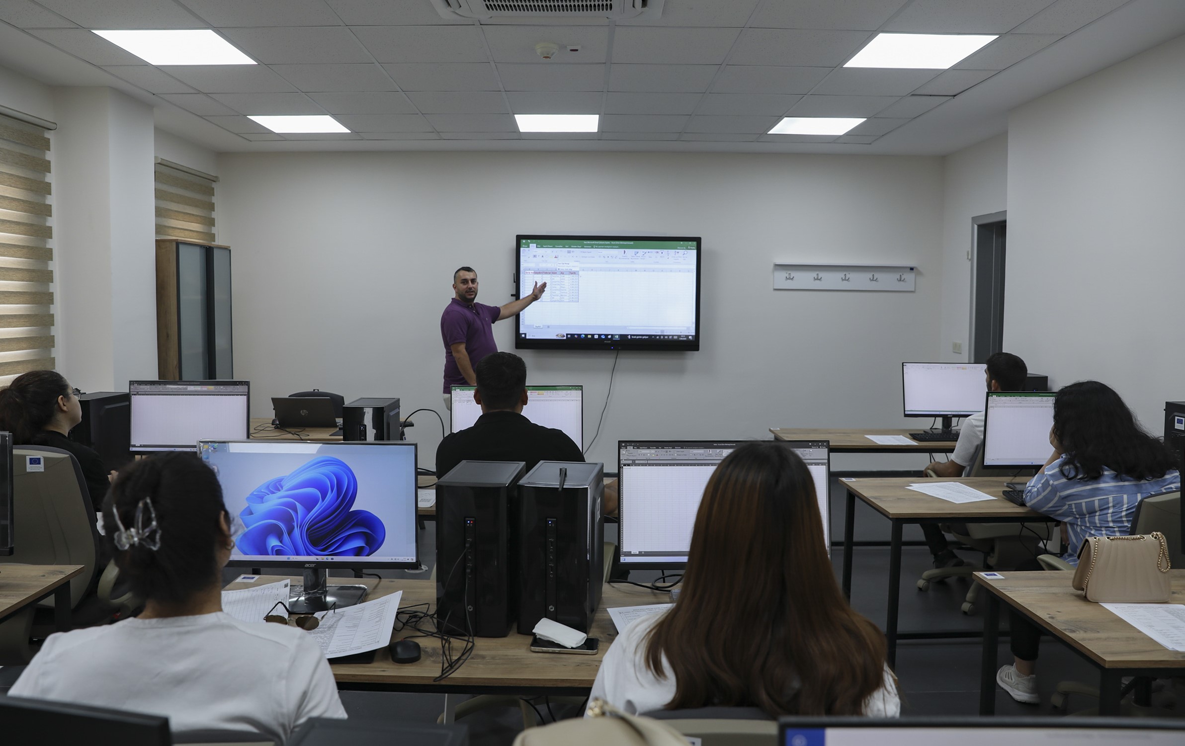 Mersin Büyükşehir Belediyesinden Ücretsiz Ofis Programları Eğitimi Desteği (1)
