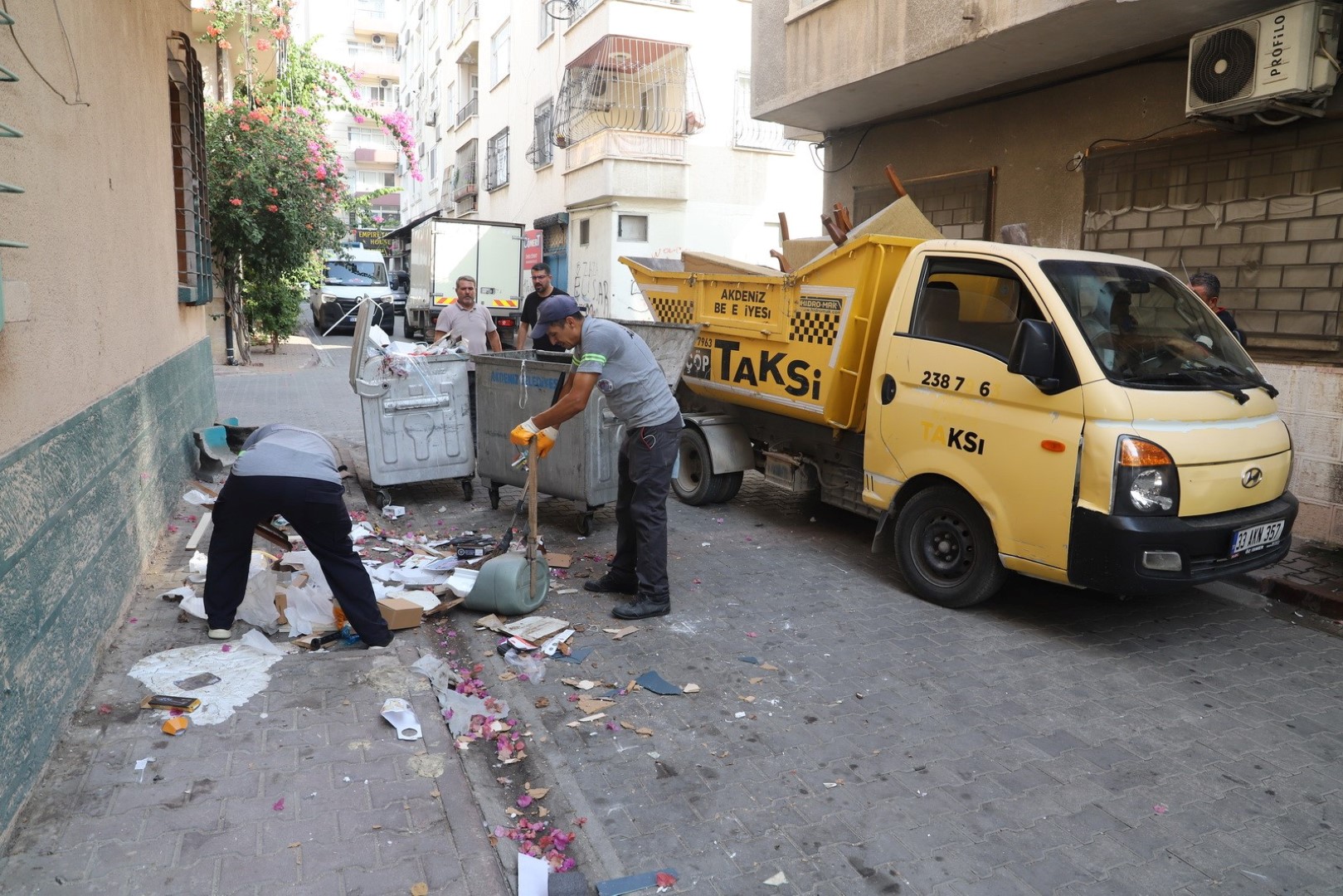 Mersin'de Çöp Taksiler Mobilya Atıkları Için Nöbette (1)