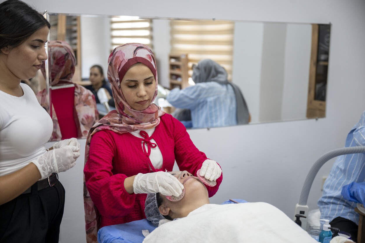 Mersin'de Kadınlar Cilt Bakımı Kursuyla Meslek Sahibi Oluyor (3)
