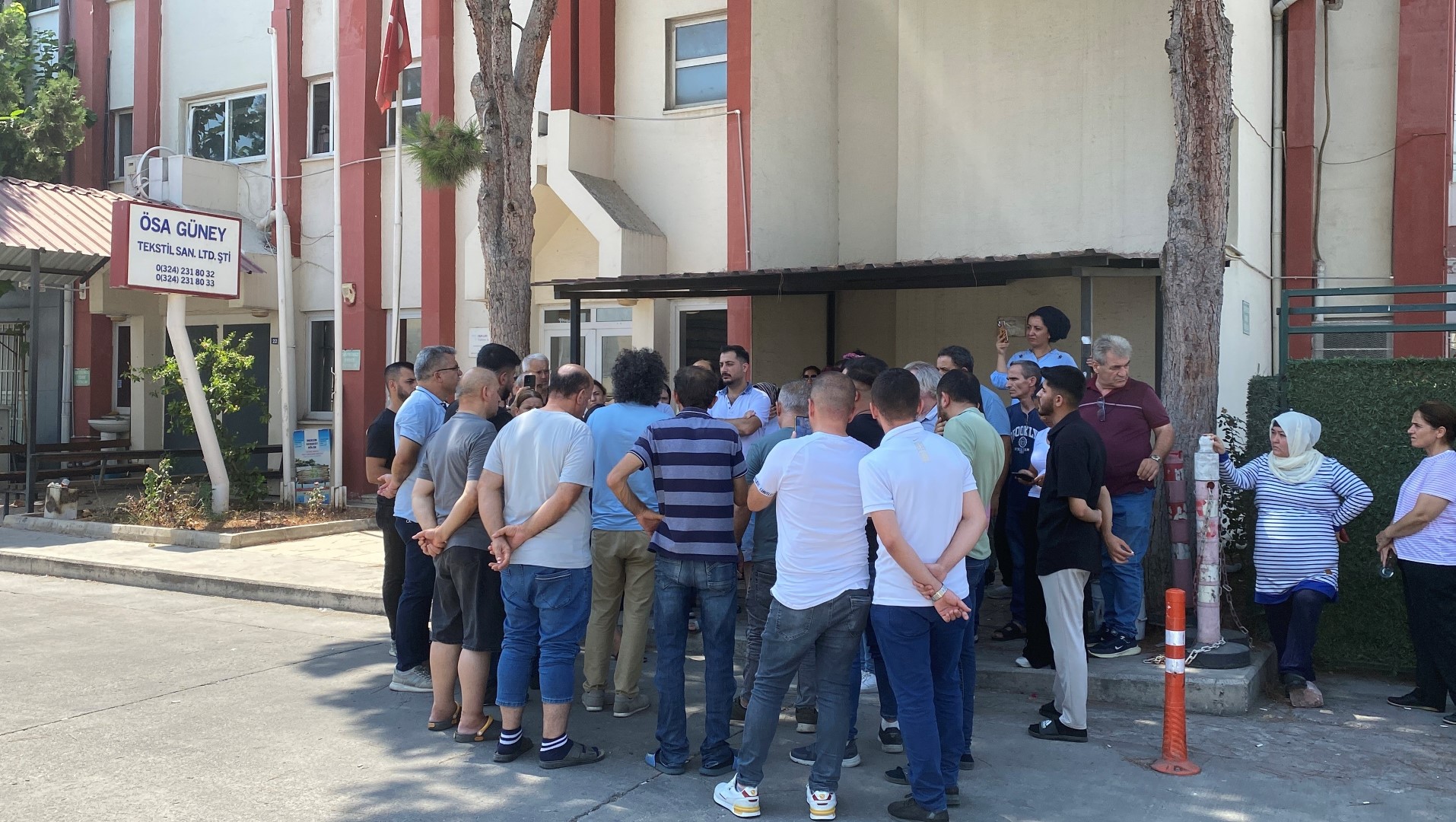 Mersin'de Patron Kayıp, Işçiler Mağdur Iddiası (1)