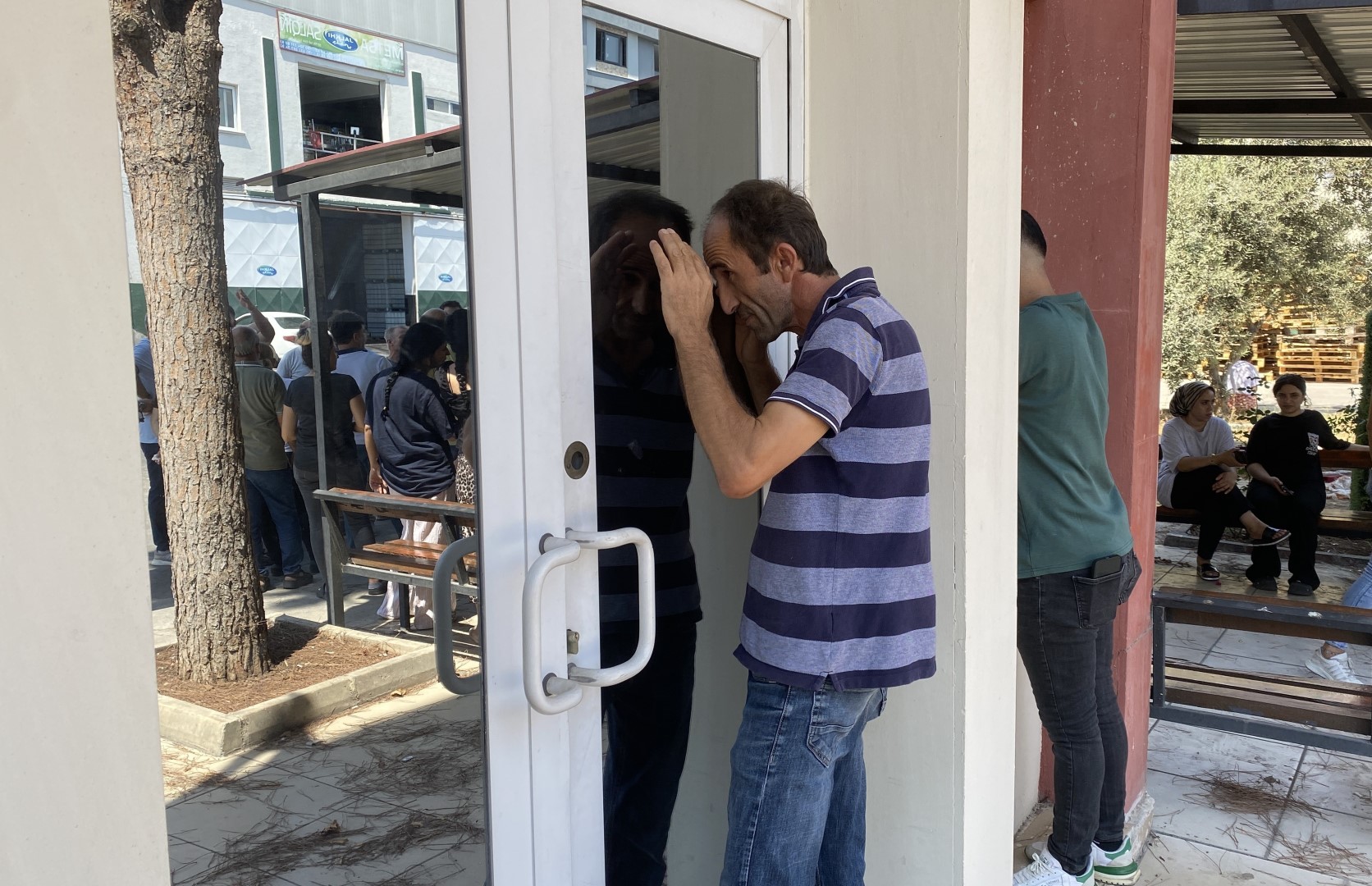 Mersin'de Patron Kayıp, Işçiler Mağdur Iddiası (2)