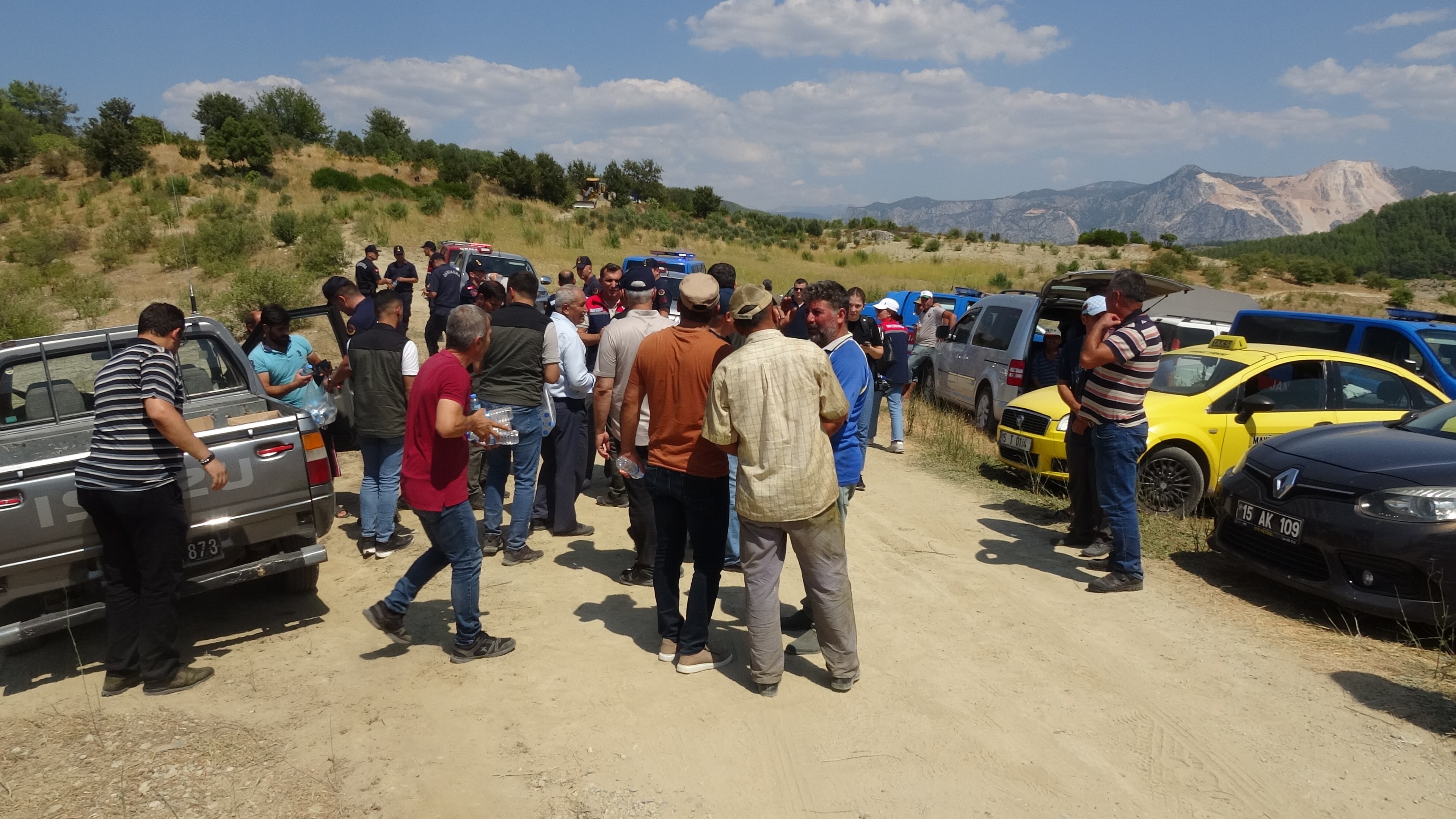 Pilotları Çiftçi Teknesiyle Kurtardı (1)