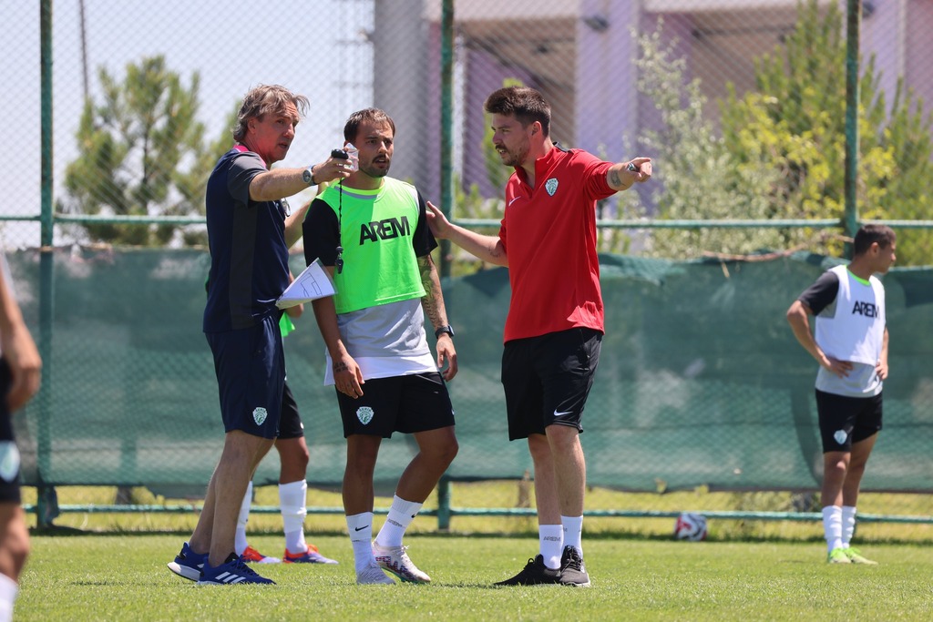 Serikspor Tarihi Maç Için İstanbulda (3)