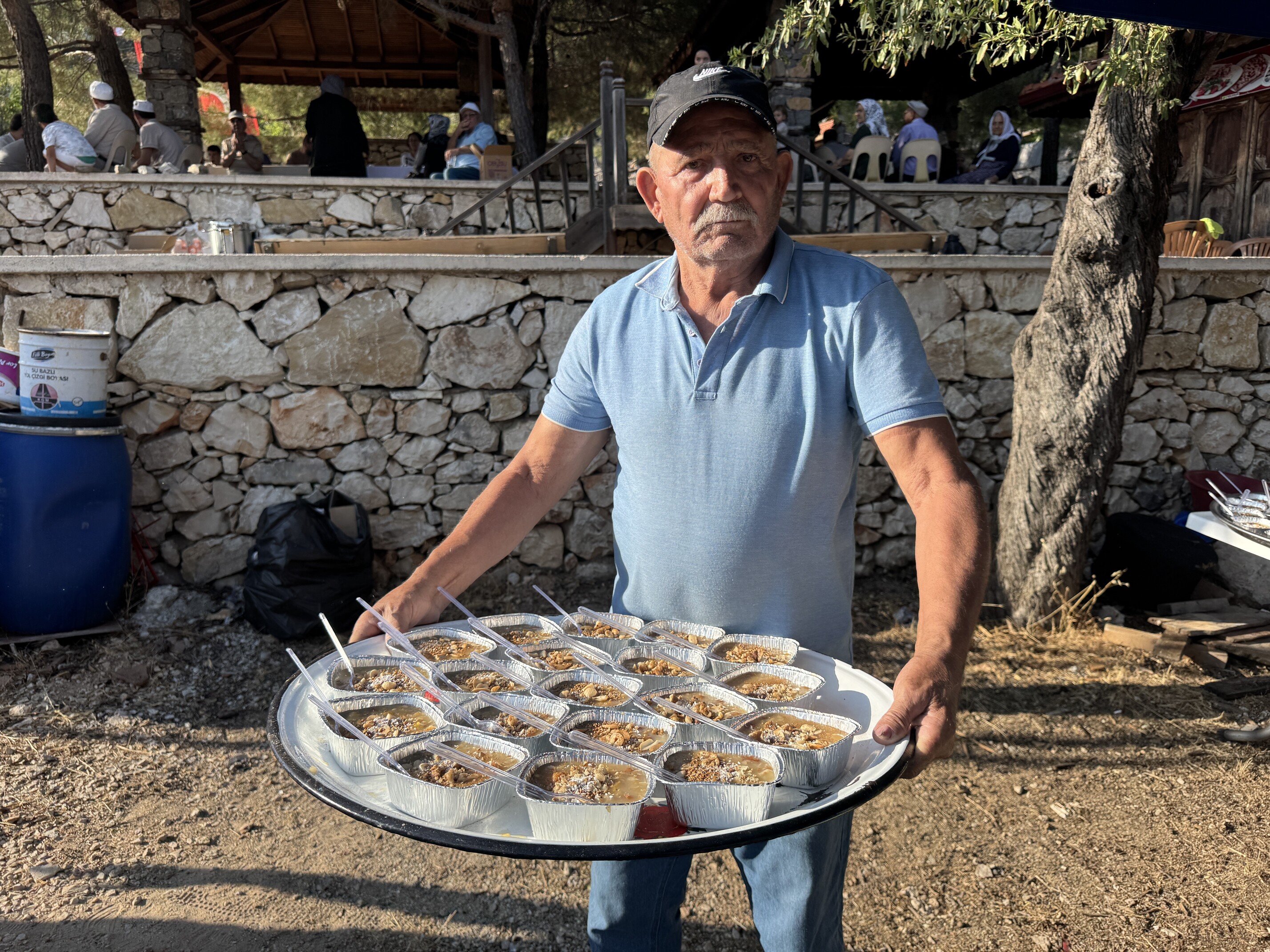 Tarihi Sarıhacılar'da Bin Kişilik Aşure Ikramı (5)